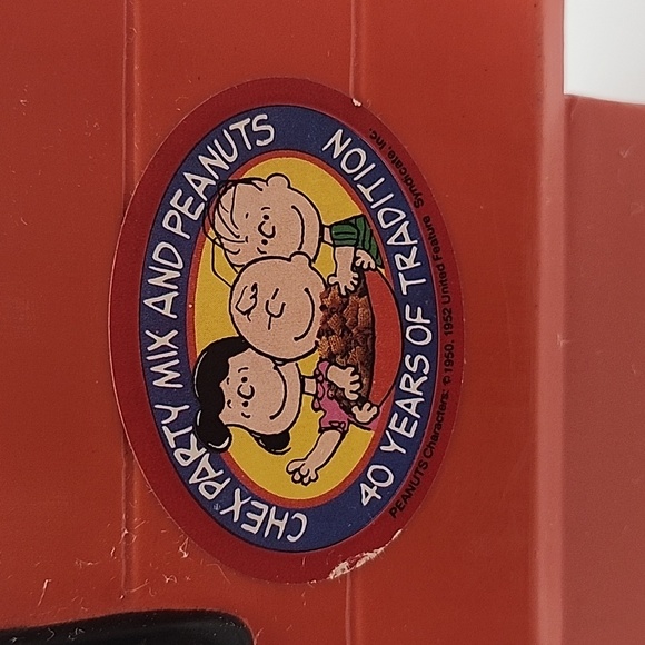 Vintage Snoopy Check Party Mix and Peanuts Bank - Picture 7 of 8